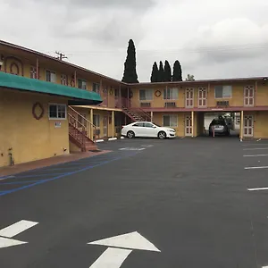 Super 7 - Packing District & Disneyland Anaheim